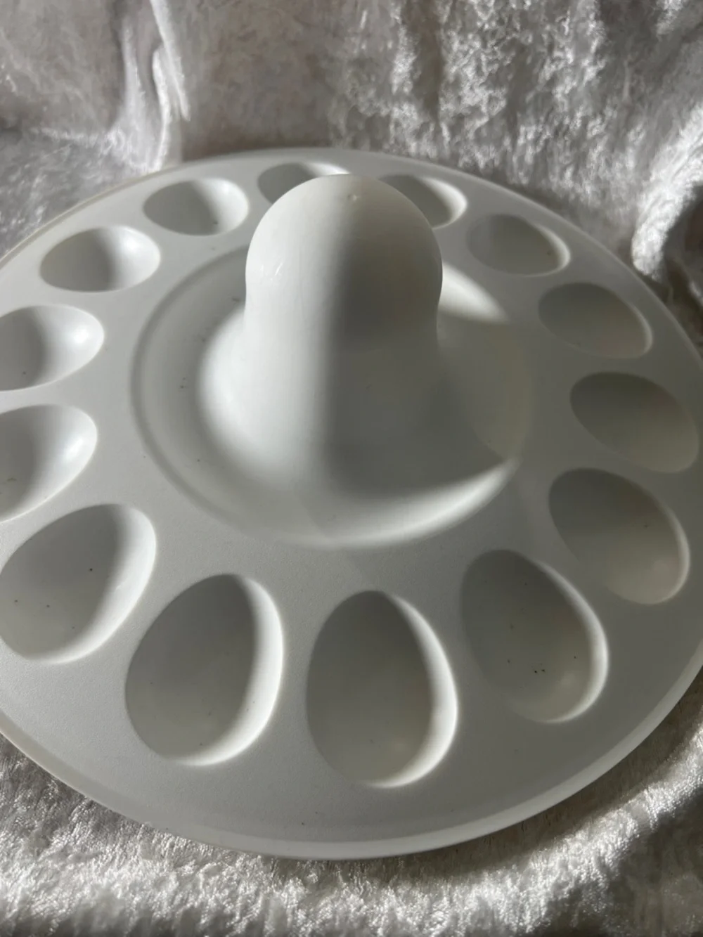 Tupperware White Egg Serving Tray Carousel
